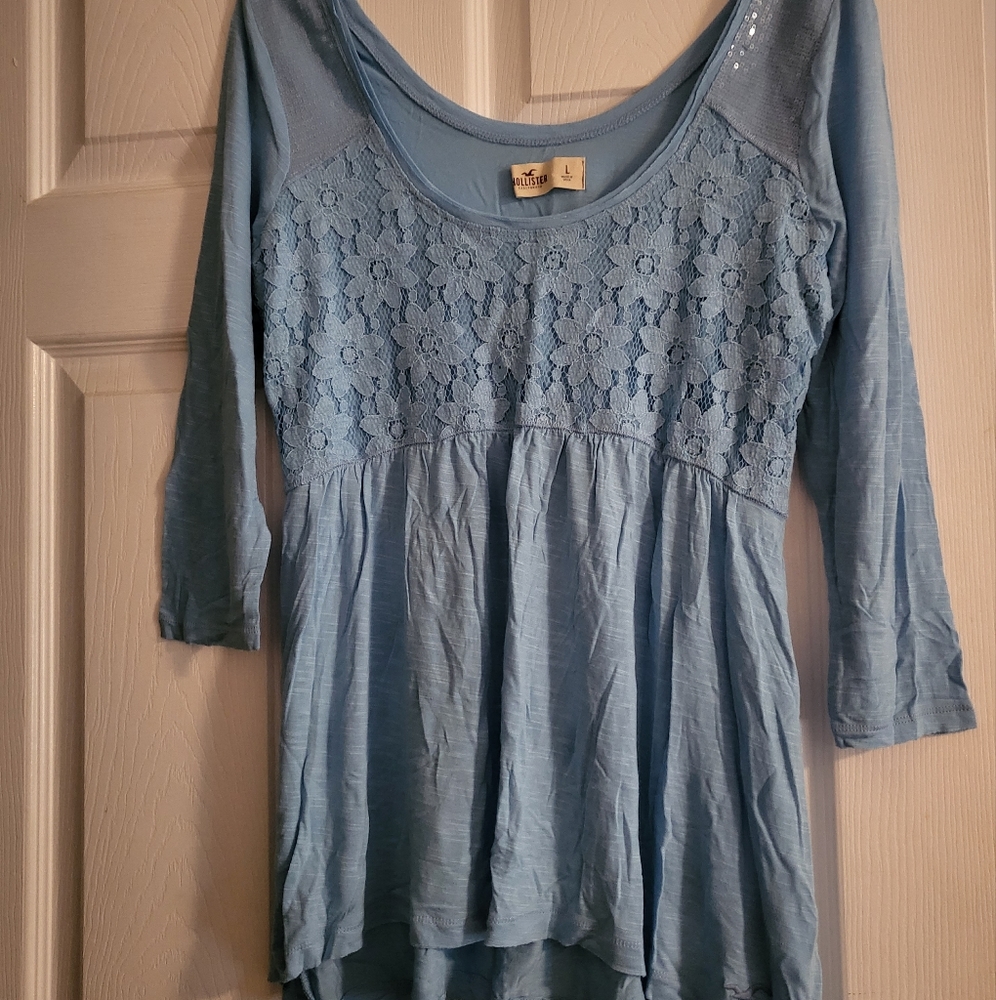 Hollister 3/4 sleeve crinkle top.